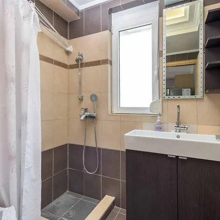 Ariadne Lindos Vila *